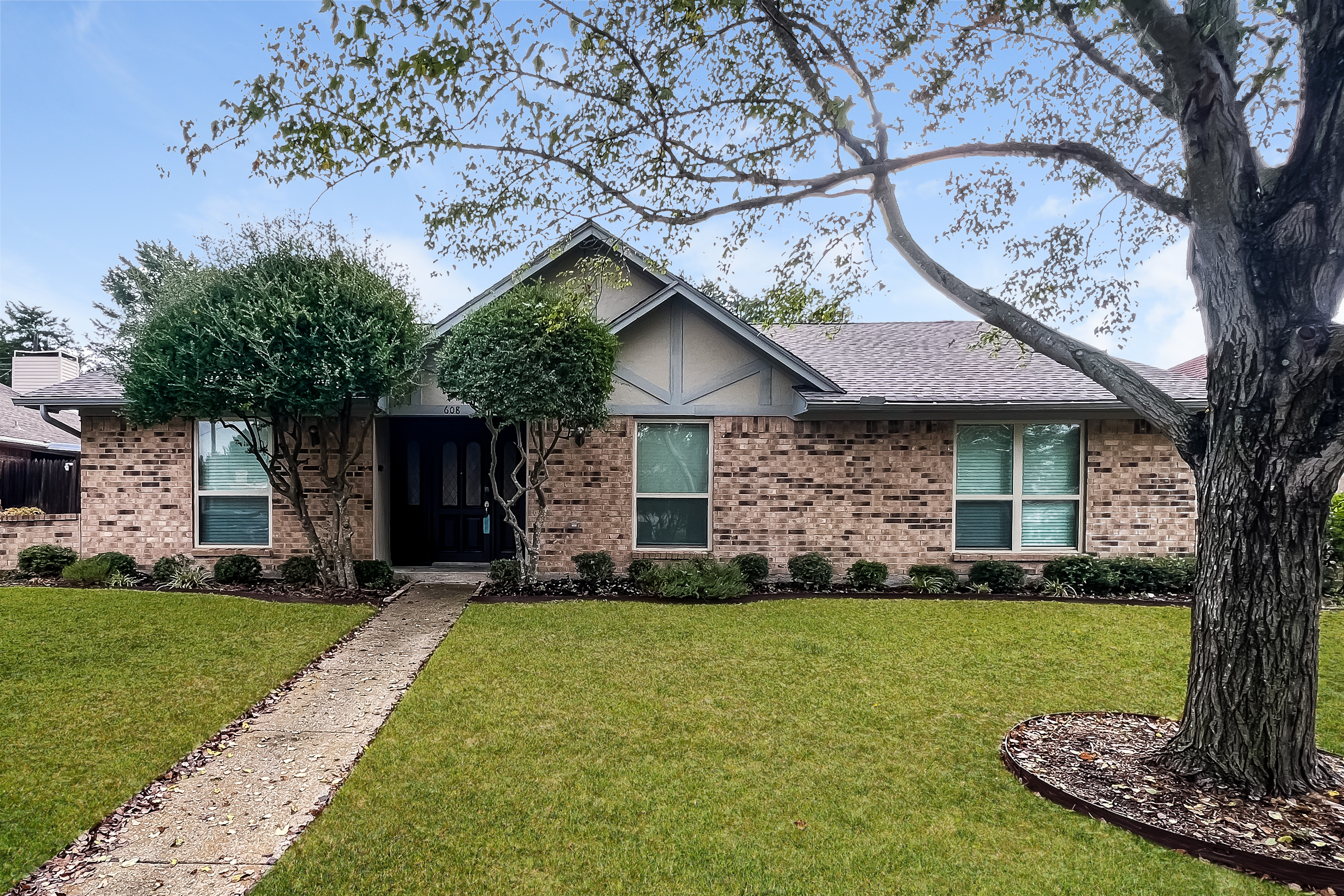 608 ROBINLYNN ST MESQUITE, TX 75149